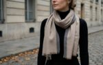 Écharpe Unisexe Grise et Beige en Laine – Douce & Chaude – Style Élégant Intemporel, Écharpe Hiver Femme & Homme, Idée Cadeau Chic - Image 2