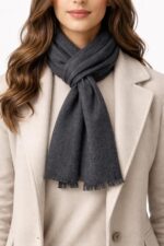 Echarpe yak laine naturelle grise unisexe hiver chaud douce luxe durable cadeau femme homme artisanale inde ne gratte pas ne bouloche pas grande taille elegant style parisien châle foulard premium - Image 2